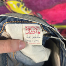 Load image into Gallery viewer, Evisu White Seagull Washed Jeans Size 31”
