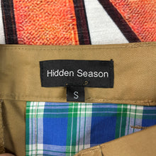 Load image into Gallery viewer, Hidden Season Double Sided Khaki Shorts Size Small
