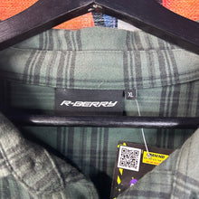 Load image into Gallery viewer, GV Gallery Raspberry Hills Flannel Green Size XL
