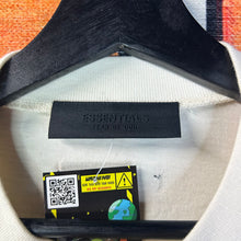 Load image into Gallery viewer, Fear of God Essentials Shell Tee Size Small
