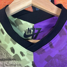 Load image into Gallery viewer, Nike Tottenham Spurs Soccer Jersey Size Youth Large
