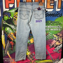 Load image into Gallery viewer, AssPizza Puff-Print Levi’s Denim Jeans Size 40”
