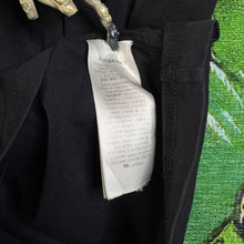 Load image into Gallery viewer, Burberry Swan Print Tee Size Medium
