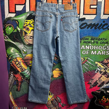 Load image into Gallery viewer, Levi’s 517 Light Blue Jeans Size 30”
