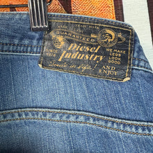 Load image into Gallery viewer, Diesel Faded Wash Striaght leg Jeans Size 38&quot;

