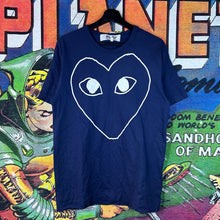 Load image into Gallery viewer, COMME des GARÇONS PLAY Heart Tee Size Large
