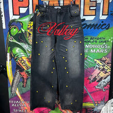 Load image into Gallery viewer, NWT Vale Forever Cosmo Jeans Size 34”

