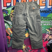Load image into Gallery viewer, Carhartt Pants Size 33”
