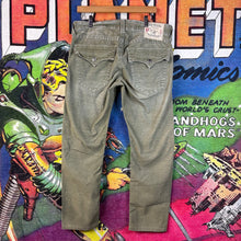 Load image into Gallery viewer, Y2K True Religion Ricky Jeans Size 32&quot;
