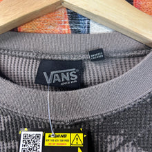 Load image into Gallery viewer, Vans Skull Thermal Long Sleeve Tee Size Large
