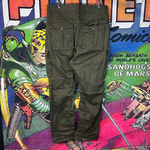 Load image into Gallery viewer, PPFM Green Cargo Pants Size 33”
