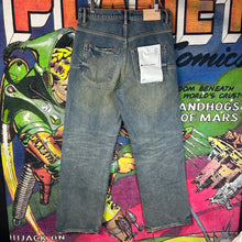 Load image into Gallery viewer, NWT Purple Brand P018 Baggy Jeans Size 29”
