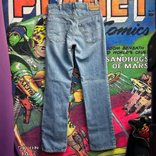 Load image into Gallery viewer, Vintage 80’s Levi’s Blue Jeans Size 31”
