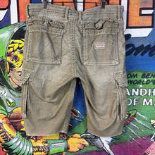 Load image into Gallery viewer, True Religion Isaac Cargo Shorts Size 36&quot;
