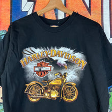 Load image into Gallery viewer, Y2K 2007 Harley Davidson Golden Bike &amp; Eagle Tee Size L
