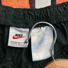 Load image into Gallery viewer, Vintage 90’s Nike Nylon Shorts Size Large

