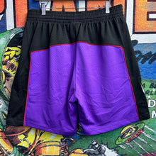 Load image into Gallery viewer, Toronto Raptors NBA Mitchell&amp;Ness Swingman Collection Shorts Size Large
