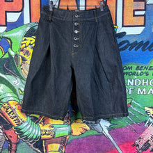 Load image into Gallery viewer, Neux Debut Denim Shorts Size 30&quot;

