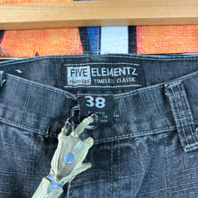 Load image into Gallery viewer, Y2K Five Elementz Jeans Size 38&quot;
