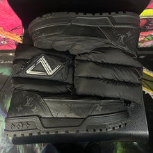 Load image into Gallery viewer, Louis Vuitton LV Alpine Boots Black Size LV 9.5
