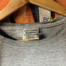 Load image into Gallery viewer, Y2K Zoo York Crossbones Tee Size Large
