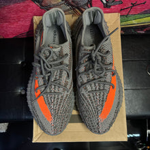 Load image into Gallery viewer, Yeezy 350 V2 Beluga Reflective Size 12
