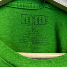 Load image into Gallery viewer, M&amp;M’s Green M&amp;M Tee Size Large
