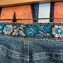 Load image into Gallery viewer, Y2K Beaded Jeans Size 30”
