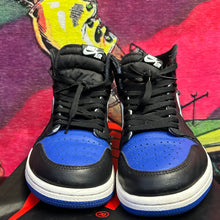 Load image into Gallery viewer, Air Jordan Royal Toe 1’s Size 10.5”
