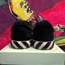 Load image into Gallery viewer, Off-White Vulc Low “Black Green” Size 9/42
