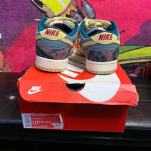 Load image into Gallery viewer, Nike Dunk Low Community Garden Size 10.5
