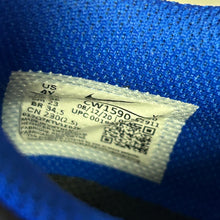 Load image into Gallery viewer, Brand New Nike Hyper Cobalt Dunk Low Size 4y
