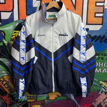 Load image into Gallery viewer, Vintage 90s Diadora Windbreaker size Large
