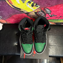 Load image into Gallery viewer, Air Jordan 1 “Pine Green” Size 8

