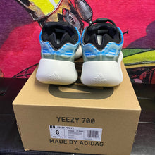 Load image into Gallery viewer, Yeezy 700 Azareth V3s size US 8
