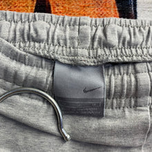 Load image into Gallery viewer, Y2K Nike Shorts Size Medium
