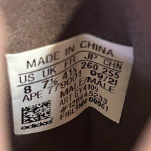 Load image into Gallery viewer, Kanye West Yeezy 700 V3  Copper Haze Size 8
