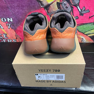 Adidas Yeezy 700 v3 Copper Fade Size 7.5