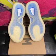 Load image into Gallery viewer, YEEZY QNTM Mono Carbon Size 7.5”
