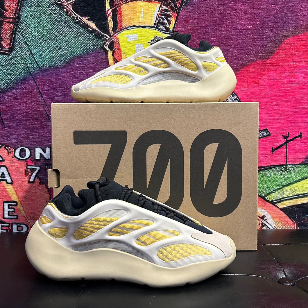 Brand New Yeezy 700 Safflower Size 8.5