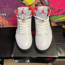 Load image into Gallery viewer, Jordan 5 Retro Fire Red Silver Tongue Size 11
