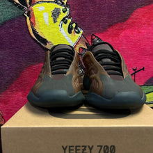 Load image into Gallery viewer, Kanye West Yeezy 700 V3  Copper Haze Size 8
